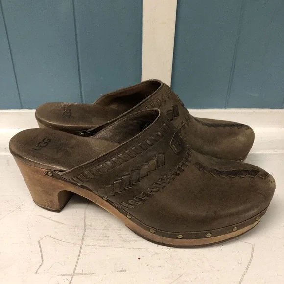 UGG‎ Women's Size 9 Slip On Clogs, Tan Brown Clogs With Wooden Heels - Picture 4 of 9